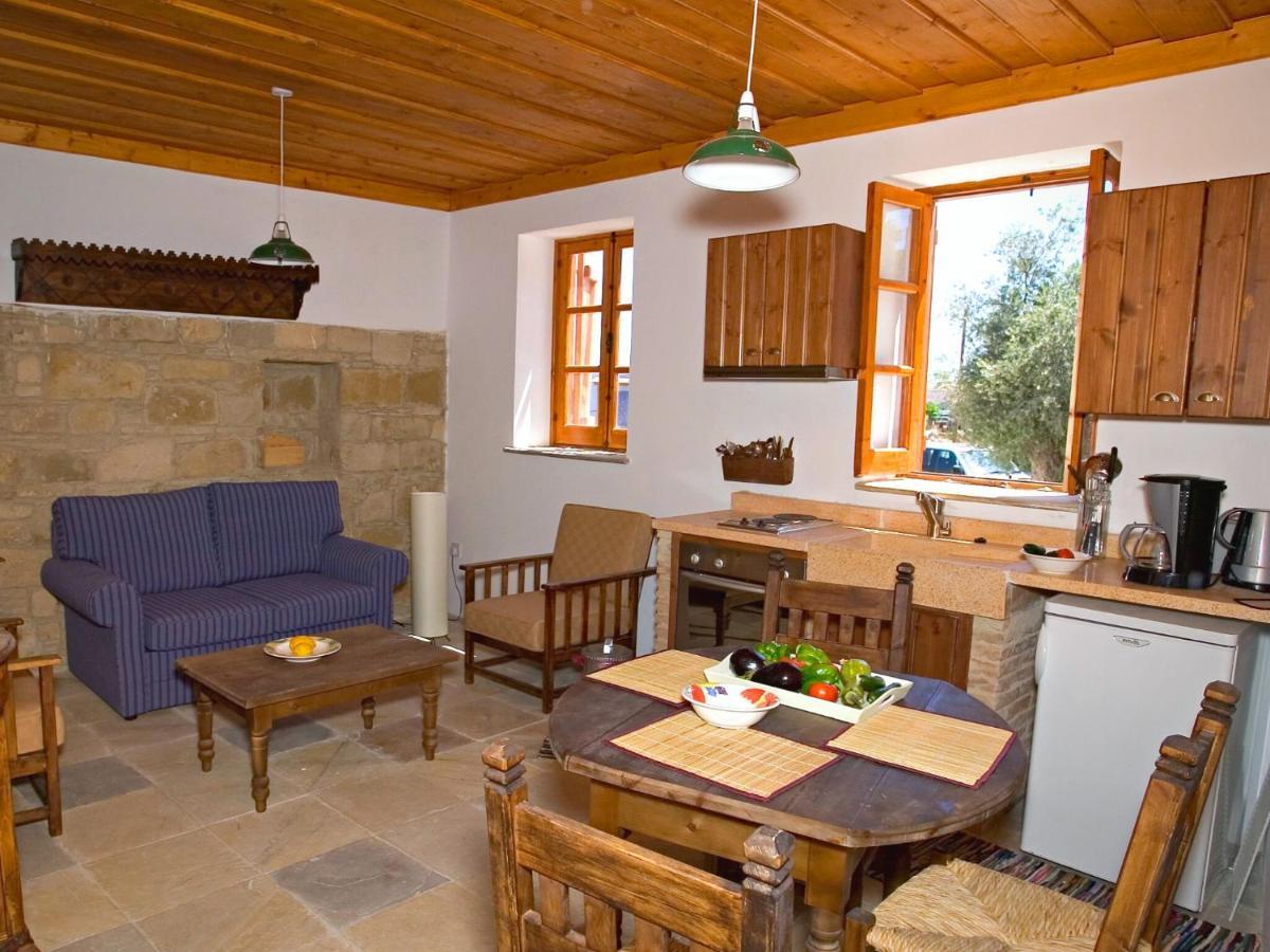 Eveleos Country House Tochni Exterior photo
