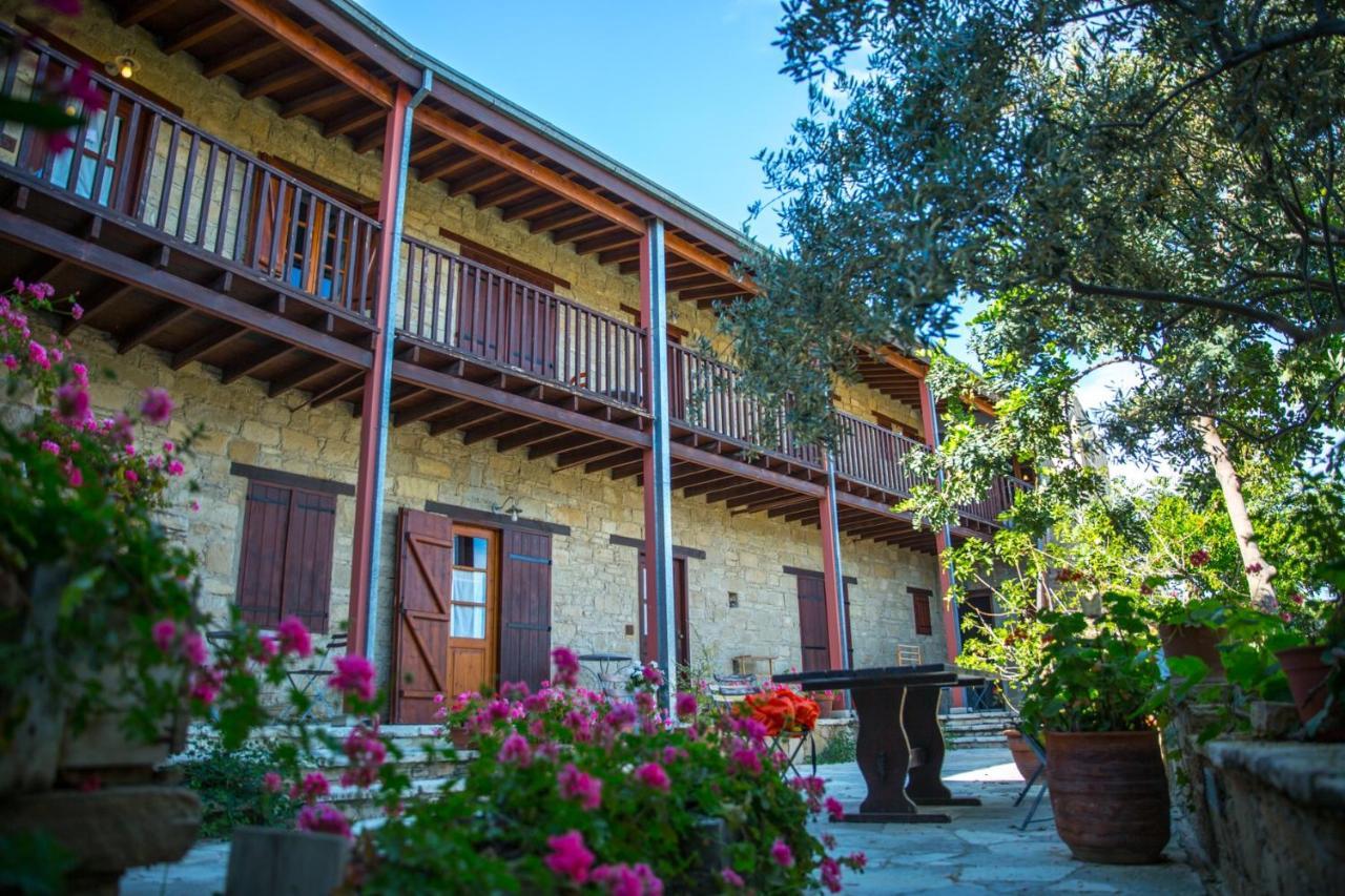 Eveleos Country House Tochni Exterior photo